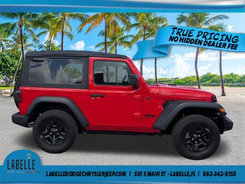 Used 2025 Jeep Wrangler Sport AWD/4WD image 2