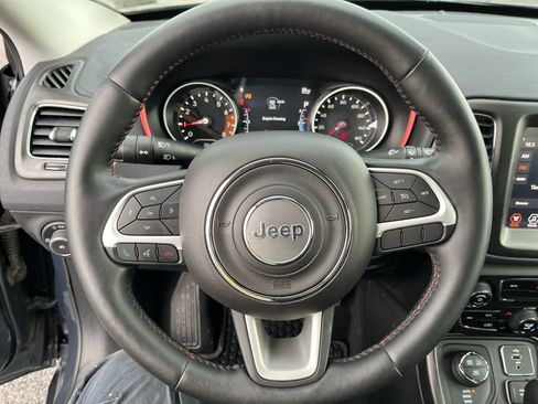 Used 2017 Jeep Compass Trailhawk w/ Cold Weather Group AWD/4WD image 13