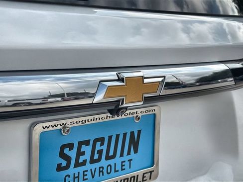 Used 2023 Chevrolet Traverse LT FWD image 30