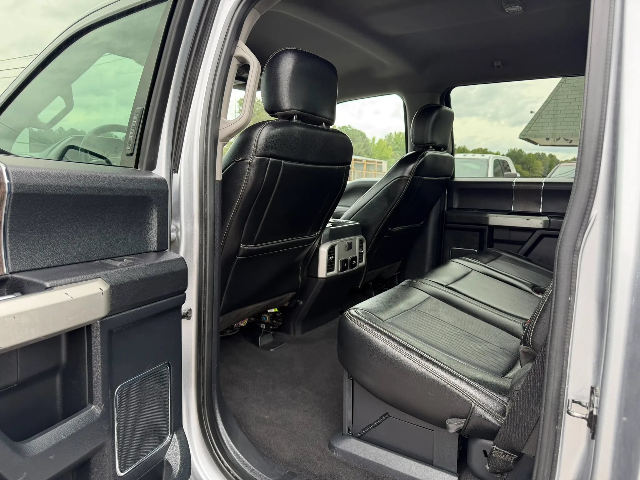 Used 2021 Ford F250 Lariat AWD/4WD image 19