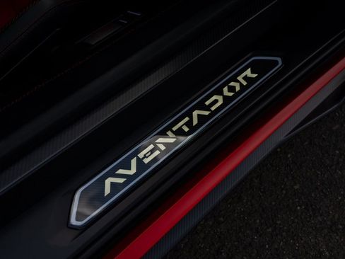 Used 2019 Lamborghini Aventador SVJ image 63