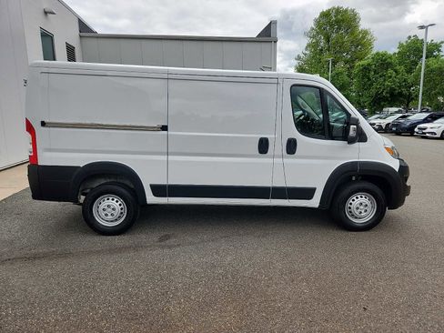 Used 2025 RAM ProMaster 2500 w/ Convenience Group FWD image 7