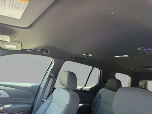 Used 2023 Chevrolet Traverse LT FWD image 21