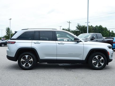 Used 2023 Jeep Grand Cherokee 4WD 4xe image 4