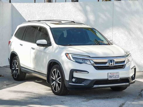 Used 2019 Honda Pilot Touring image 3
