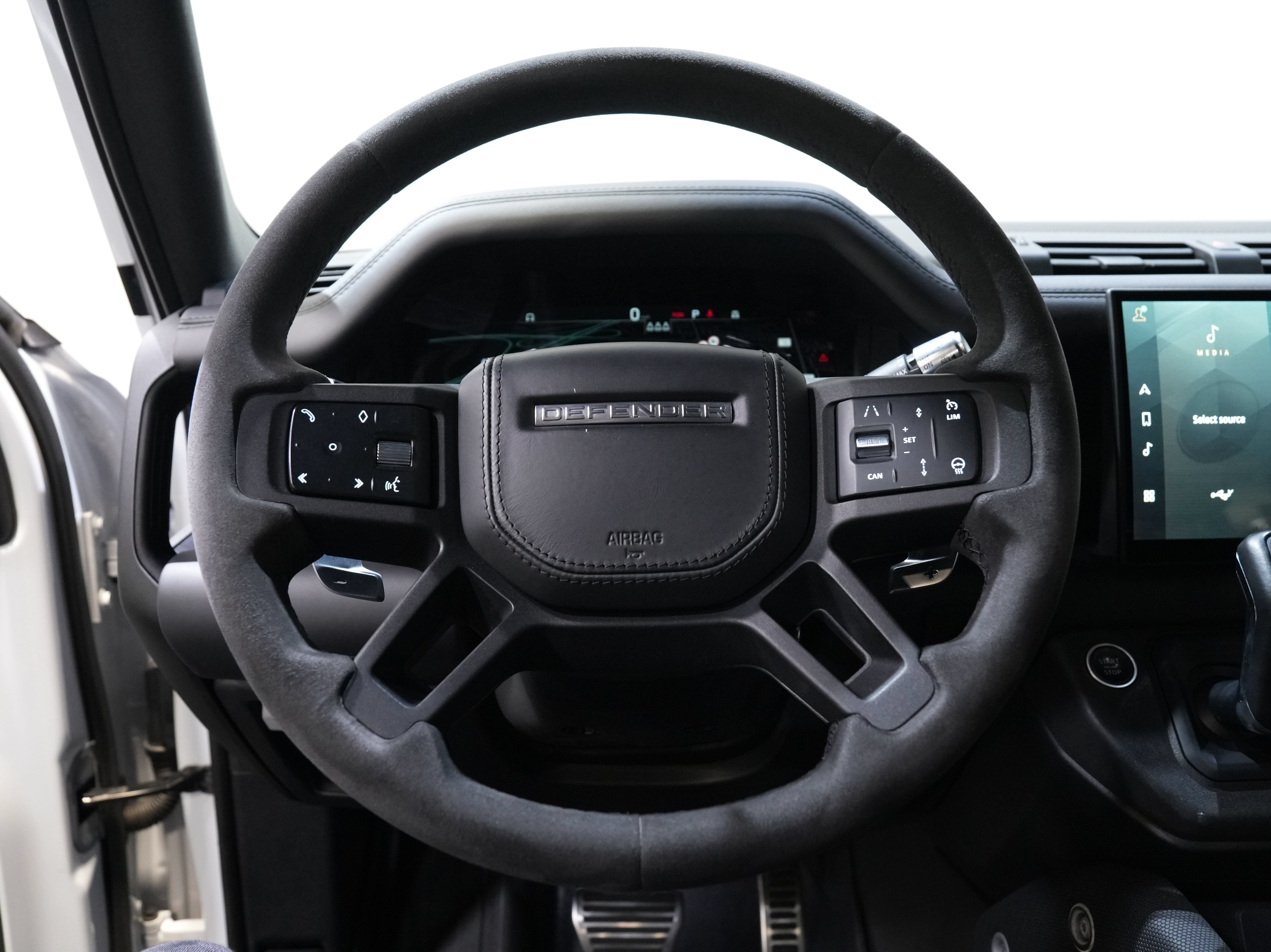 Used 2022 Land Rover Defender 110 V8 AWD/4WD image 39