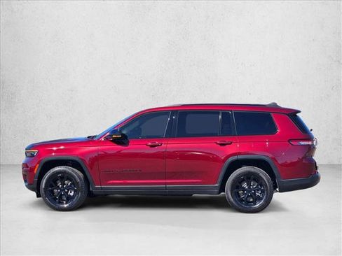 Used 2025 Jeep Grand Cherokee L Altitude AWD/4WD image 9