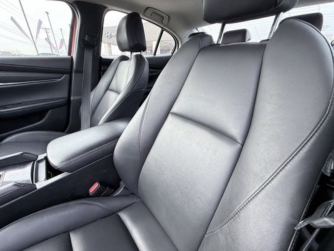Used 2024 MAZDA MAZDA3 s image 23