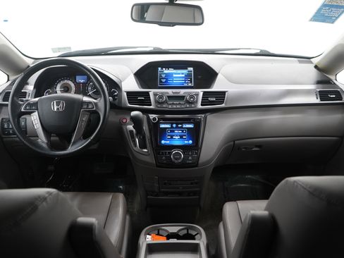 Used 2016 Honda Odyssey Touring Elite image 14