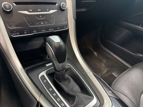 Used 2015 Ford Fusion SE w/ Equipment Group 202A FWD image 21