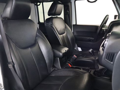 Used 2014 Jeep Wrangler Altitude image 20