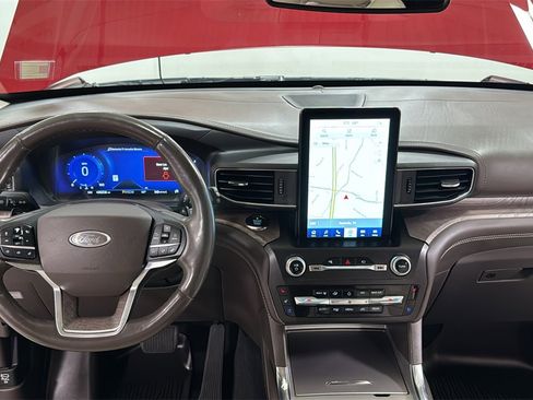 Used 2020 Ford Explorer Platinum w/ Premium Technology Package image 9
