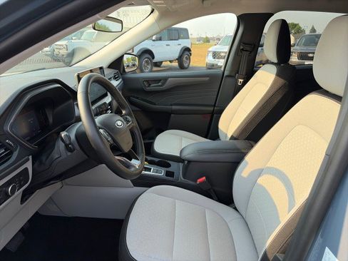 Used 2025 Ford Escape Active AWD/4WD image 9
