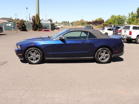 Used 2010 Ford Mustang Convertible RWD image 8