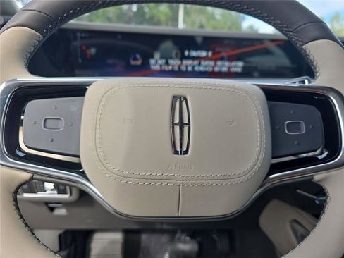 New 2025 Lincoln Nautilus Reserve image 20