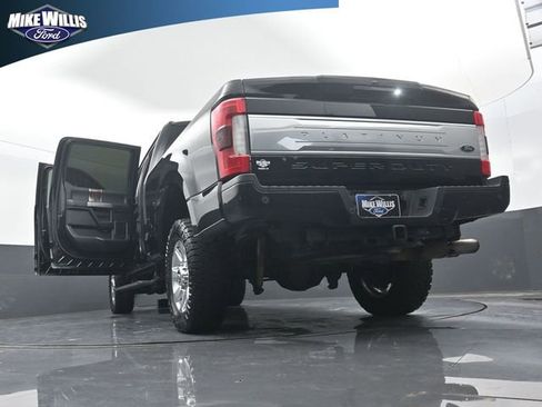 Used 2017 Ford F250 Platinum w/ Platinum Ultimate Package AWD/4WD image 30