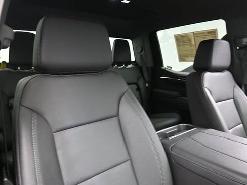 Used 2024 Chevrolet Silverado 1500 LT Trail Boss w/ Convenience Package II AWD/4WD image 26