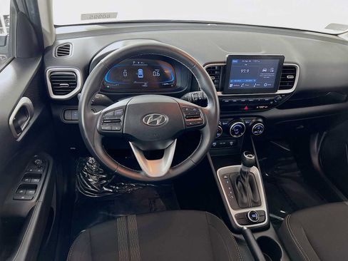 Used 2024 Hyundai Venue SEL FWD image 21