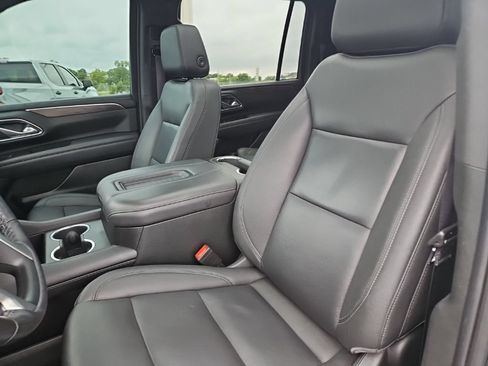 Used 2022 Chevrolet Suburban LT w/ LT Signature Package AWD/4WD image 11