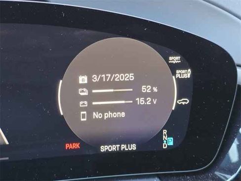 New 2024 Porsche Macan 4 Electric image 21