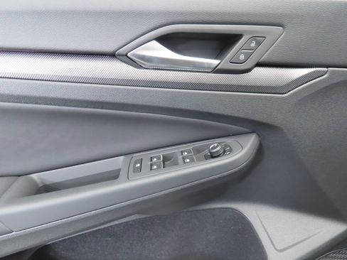 New 2026 Volkswagen Golf image 22