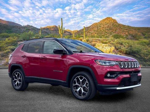 Used 2025 Jeep Compass Limited AWD/4WD image 2