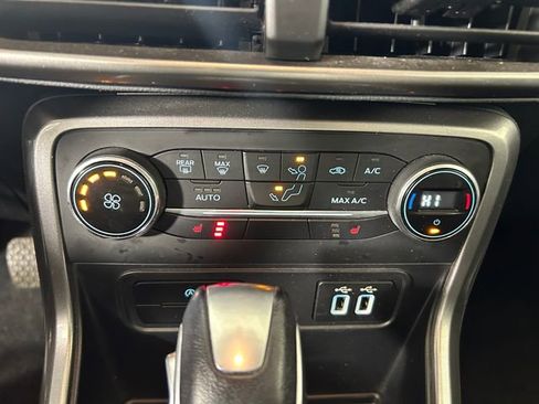 Used 2019 Ford EcoSport SE image 23