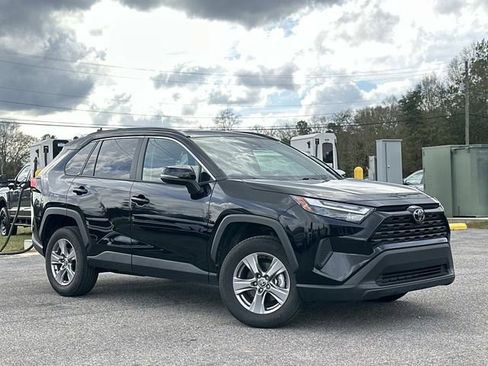 Used 2025 Toyota RAV4 XLE image 8