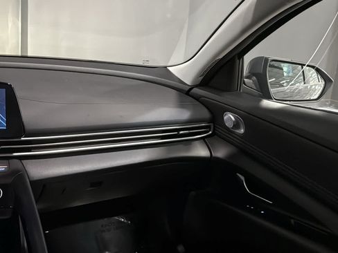 Used 2023 Hyundai Elantra SEL w/ Convenience Package FWD image 21