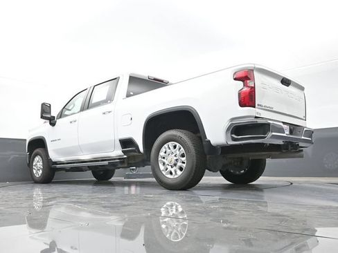 Used 2024 Chevrolet Silverado 2500 LT AWD/4WD image 46