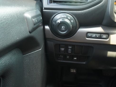 Used 2021 Nissan Titan PRO-4X w/ Pro-4x Convenience Package AWD/4WD image 15