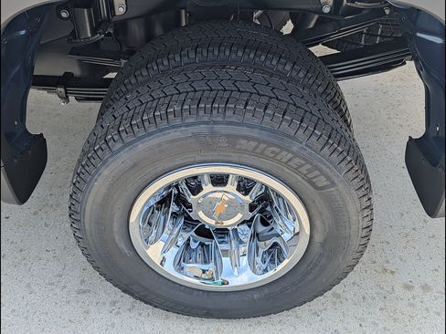 New 2026 Chevrolet Silverado 3500 LTZ w/ LTZ Convenience Package AWD/4WD image 11