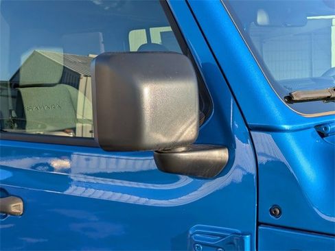 Used 2024 Jeep Wrangler Sahara image 11