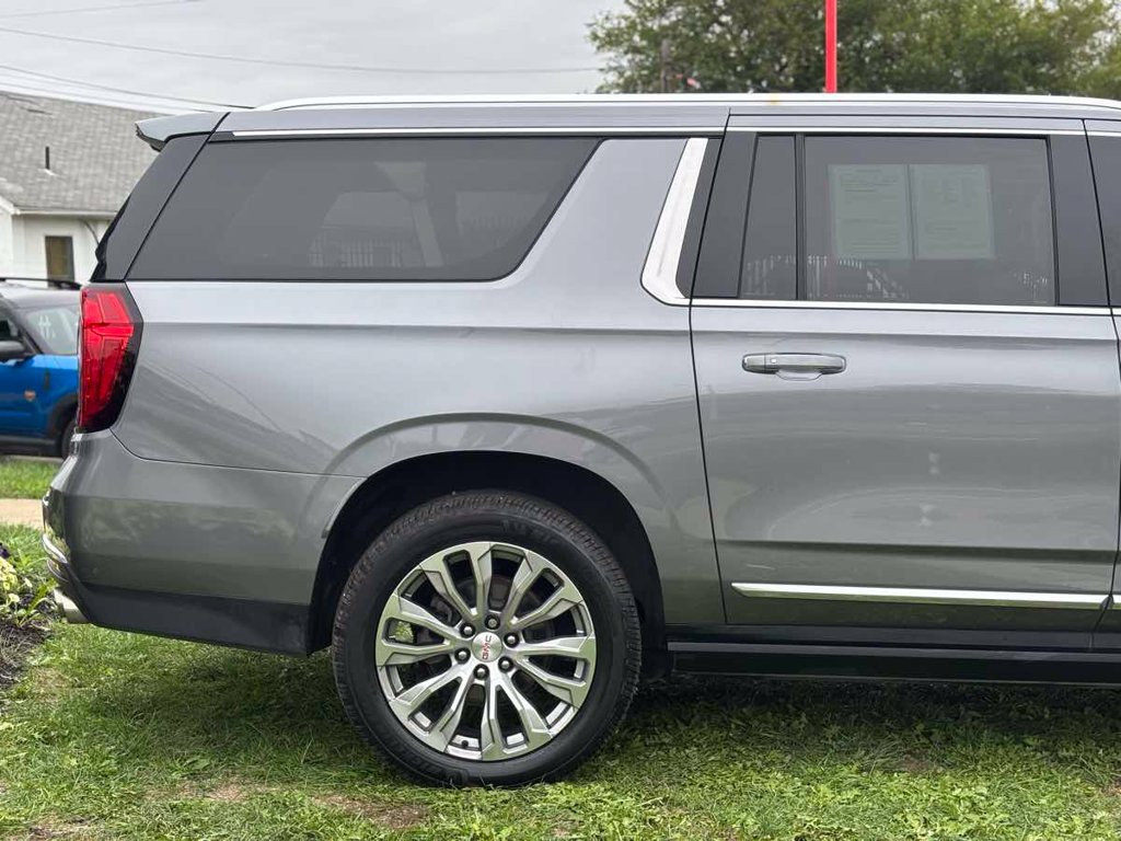 Used 2021 GMC Yukon XL Denali w/ Denali Ultimate Package AWD/4WD image 7