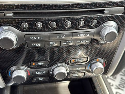 Used 2020 Nissan Pathfinder SL AWD/4WD image 16