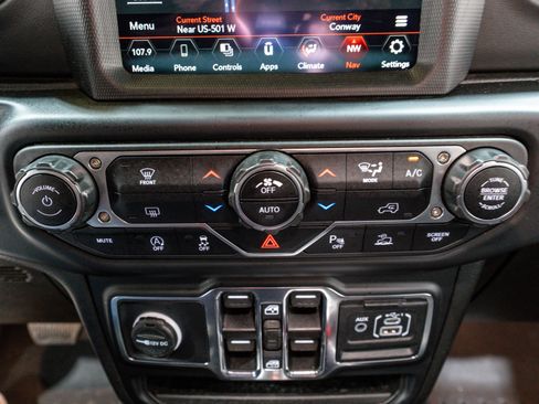 Used 2023 Jeep Gladiator Overland image 22