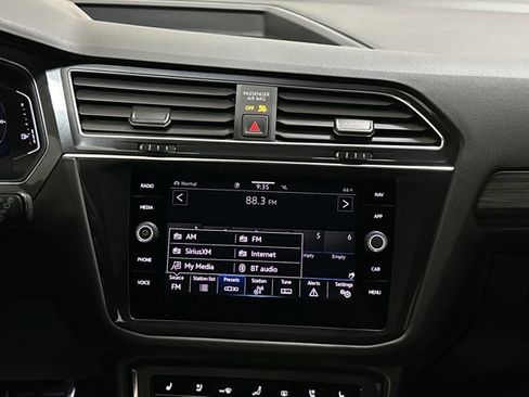 Certified 2023 Volkswagen Tiguan SEL R-Line image 32