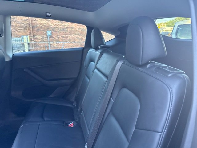 Used 2021 Tesla Model Y Long Range AWD/4WD image 13