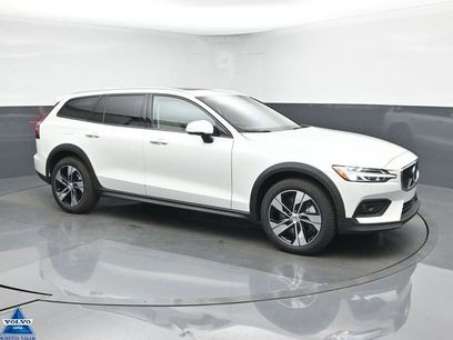 New 2026 Volvo V60 B5 Cross Country Plus w/ Protection Package Premier