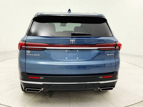 Used 2025 Buick Enclave Preferred image 3