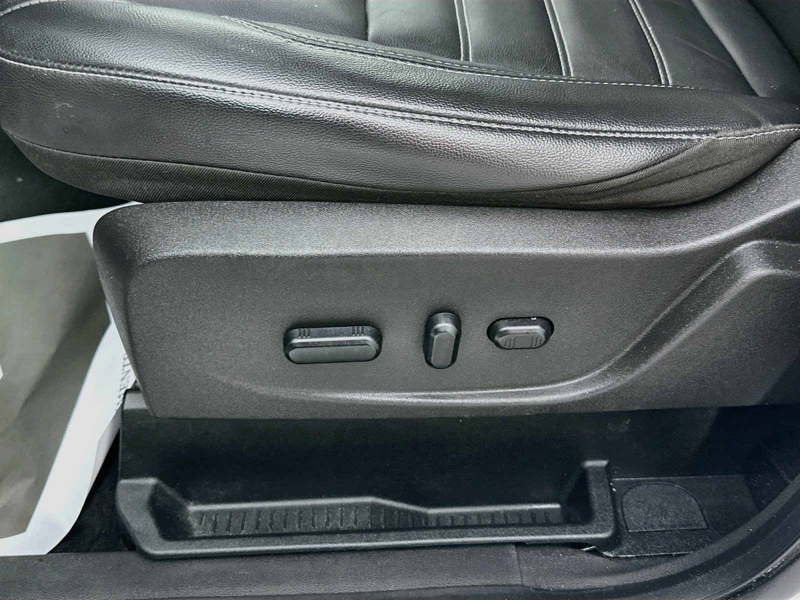 Used 2019 Ford Escape Titanium AWD/4WD image 19