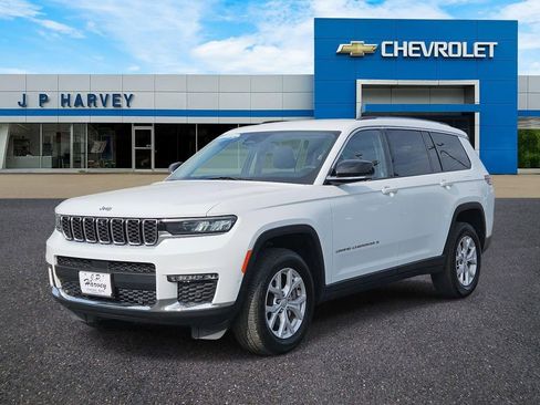 Used 2023 Jeep Grand Cherokee L Limited w/ Luxury Tech Group II image 3
