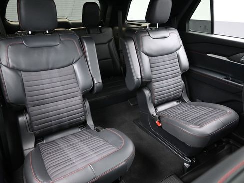 New 2026 Ford Explorer ST-Line w/ ST-Line Street Pack image 38