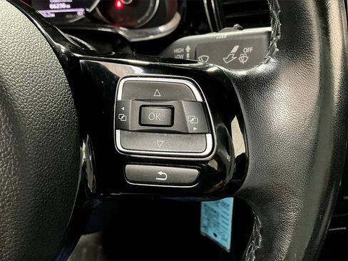 Used 2019 Volkswagen Beetle 2.0T S image 11