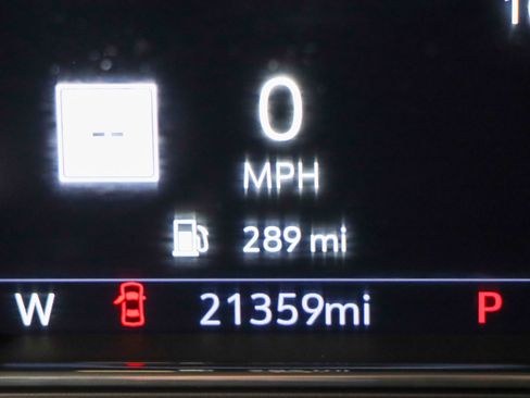 Used 2023 GMC Sierra 2500 Denali w/ Denali Ultimate Package image 17