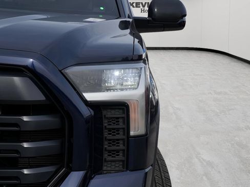 Used 2025 Toyota Tundra SR5 w/ SR5 Convenience Package AWD/4WD image 5