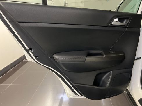 Used 2021 Kia Sportage LX image 29