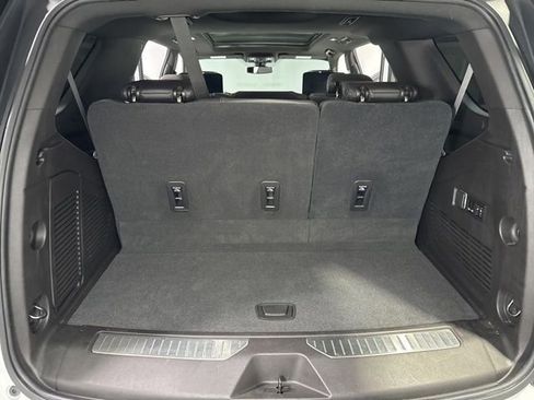 Used 2021 Chevrolet Tahoe Z71 w/ Luxury Package AWD/4WD image 32