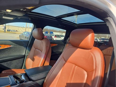 Used 2019 Lincoln Nautilus Reserve image 10