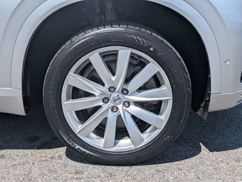 Used 2018 Volvo XC90 T5 Momentum w/ Convenience Package FWD image 11